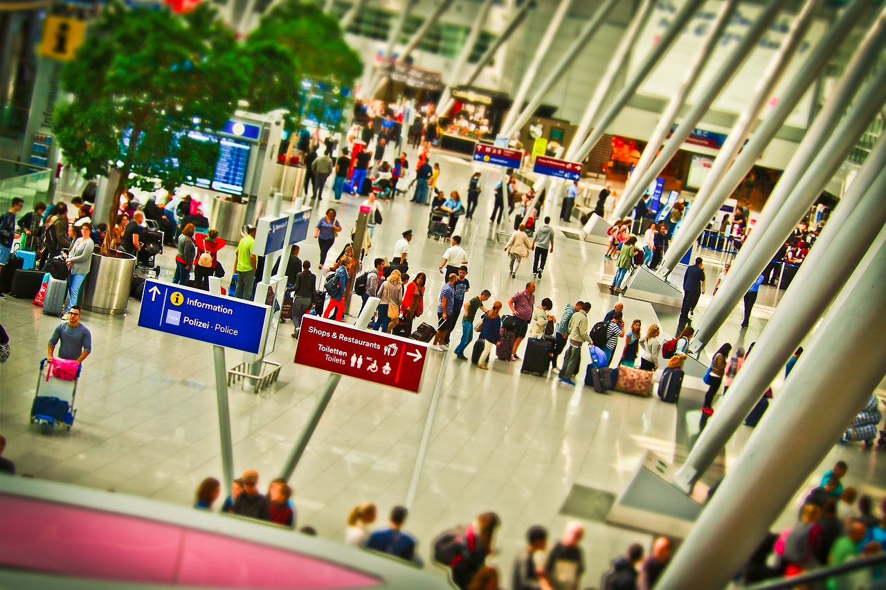 航空旅行流程解析，安檢后是否直接前往登機口？